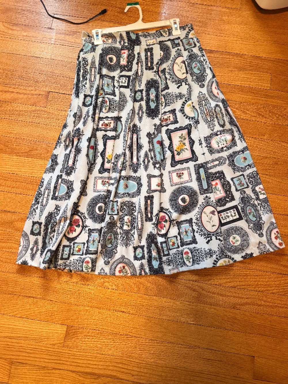 Anthropologie Vintage Picture Frame Skirt